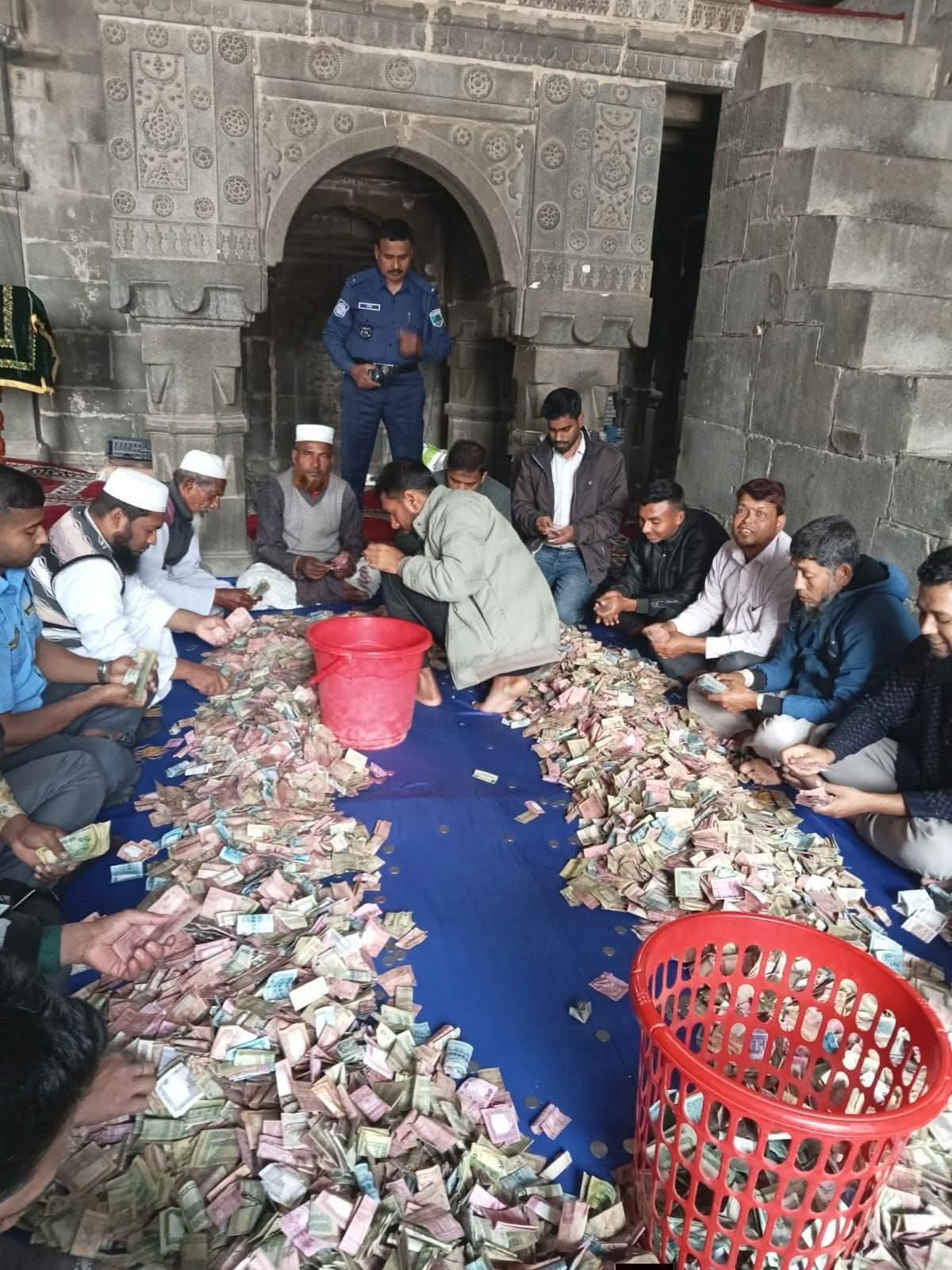 ঐতিহাসিক কুসুম্বা মসজিদের দান বাক্সে মিলল প্রায় সাড়ে ১০ লক্ষ টাকা